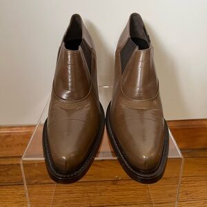 Prada brown pump high heel